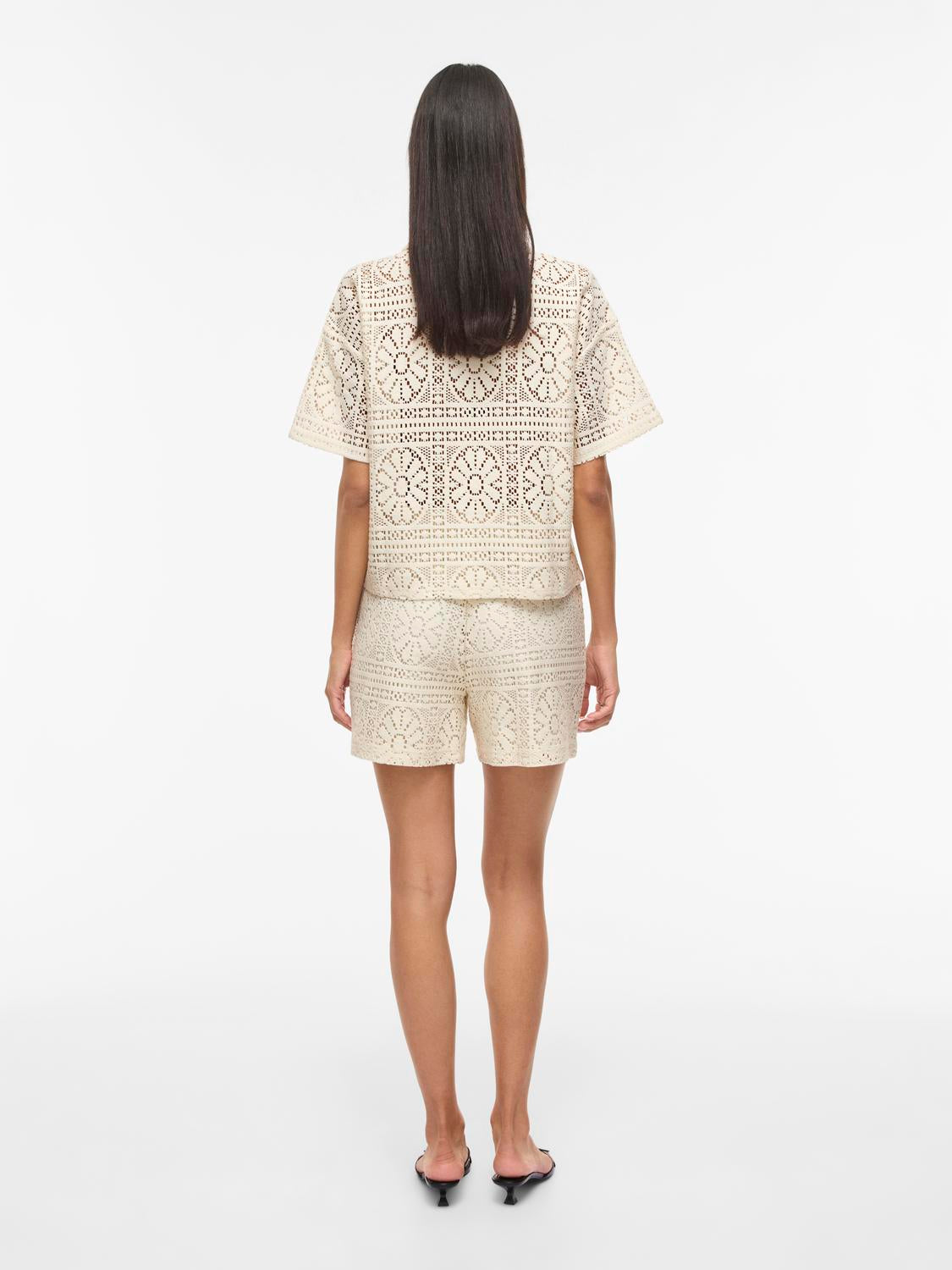 model_shot-back